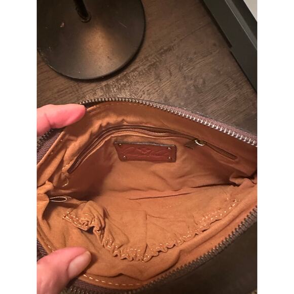 PATRICIA NASH NAVY LEATHER WRISTLET - Picture 3 of 3